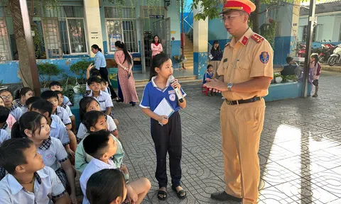 Trường Trung học cơ sở Bình Hòa tuyên truyền văn hóa giao thông trong trường học