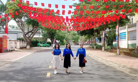Thành phố Bảo Lộc rực rỡ cờ hoa chào mừng 50 năm Ngày Giải phóng miền Nam, thống nhất đất nước