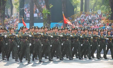 Chùm ảnh: Lực lượng công an tham gia diễu binh, diễu hành kỷ niệm 50 năm thống nhất đất nước