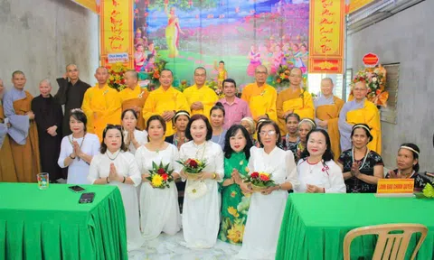 CLB Áo dài Thiện nguyện TP. Đà Nẵng: Nơi kết nối yêu thương bằng trái tim