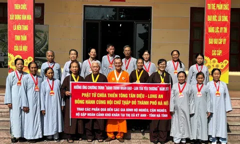 Phật tử Chùa Thiền Tông Tân Diệu và Hội Chữ thập đỏ Hà Nội chung tay hỗ trợ người nghèo tại Hà Tĩnh và Nghệ An