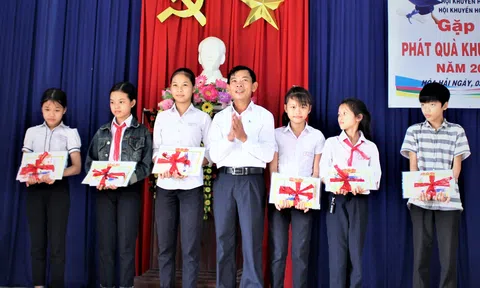 Người Bí thư Chi bộ hết lòng vì nước vì dân