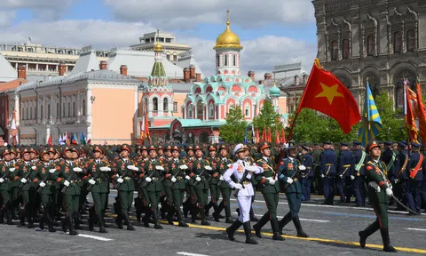 Ngời sáng văn hoá bộ đội Cụ Hồ tại Quảng trường Đỏ