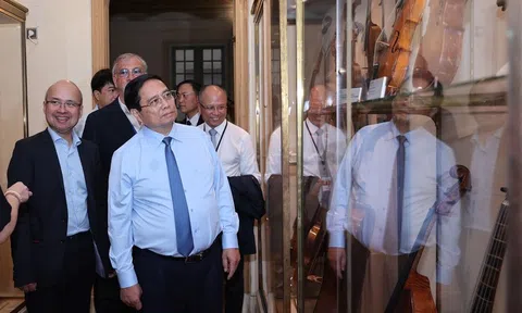 Thủ tướng: Văn hóa là sợi dây đầy âm thanh và sắc màu cho tình hữu nghị Việt Nam-Pháp