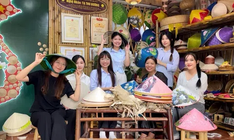 Gìn giữ hồn xưa qua vành nón làng Chuông