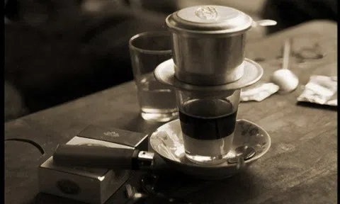 Sài Gòn trong hương cà phê buổi sớm