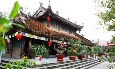Khám phá đền Tam Giang - Dấu ấn linh thiêng bên ngã ba sông huyền thoại