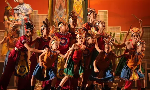 Rực rỡ không gian văn hóa dân tộc qua vở nhạc kịch học đường “The Enchanted Crossbow”