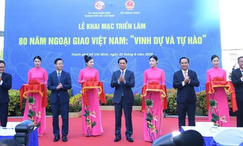 Triển lãm ảnh “80 năm Ngoại giao Việt Nam: Vinh dự và tự hào” tại TPHCM