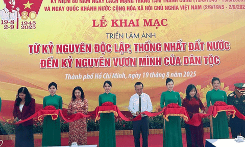 Khai mạc triển lãm “Từ kỷ nguyên độc lập, thống nhất đất nước đến kỷ nguyên vươn mình của dân tộc” tại TP. Hồ Chí Minh