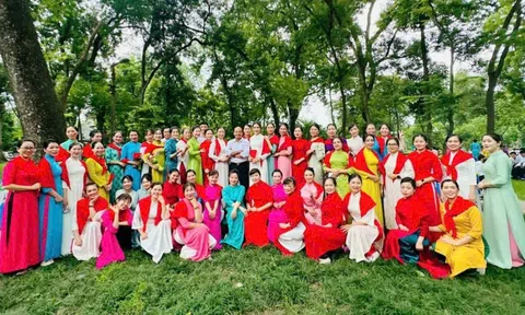Sắc hoa rực rỡ trên Quảng trường Ba Đình lịch sử