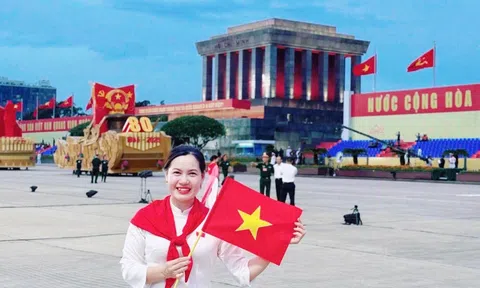 Phụ nữ Việt Nam - Sắc hoa tỏa sáng trong ngày Đại lễ 2/9