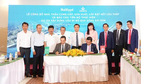 Nutifood công bố nhà thầu vừa sản xuất vừa thi công kết cấu thép cho cầu đi bộ qua sông Sài Gòn