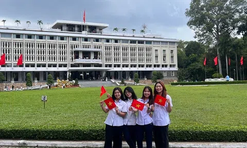 TPHCM rực rỡ sắc cờ, chào mừng 80 năm Cách mạng tháng Tám và Quốc khánh 2/9