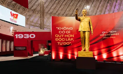 Triển lãm “95 năm Cờ Đảng soi đường”: Hành trình lịch sử qua những dấu son bất diệt