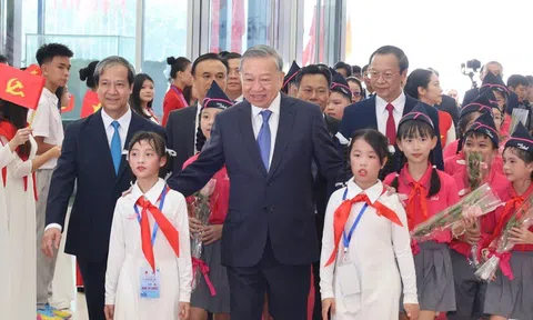 Cả nước đồng loạt khai giảng năm học mới, kỷ niệm 80 năm truyền thống ngành Giáo dục