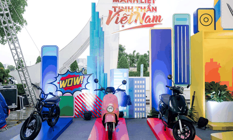 Mùa tựu trường, phụ huynh rủ nhau mua xe máy điện VinFast cho con để hưởng ưu đãi khủng