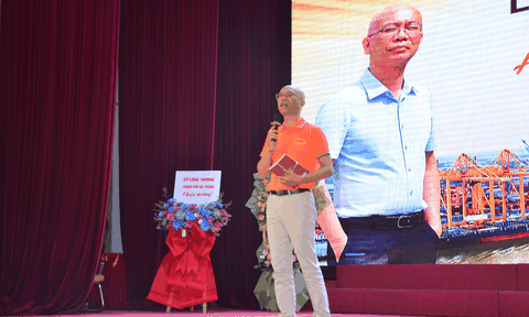 Ra mắt sách “Logistics - Hành trình và khát vọng”