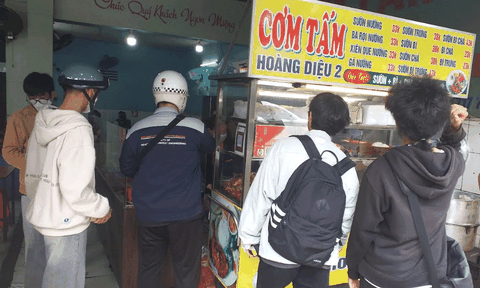 Cơm tấm, món ngon bình dân hút khách!