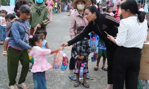 “Đêm hội ánh trăng hạnh phúc 2025” tại xã Tây Khánh Vĩnh