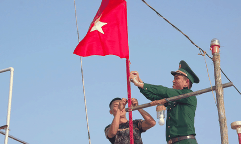 Hồn biển trên mặt người