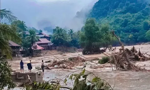Nặng lòng đợt lũ