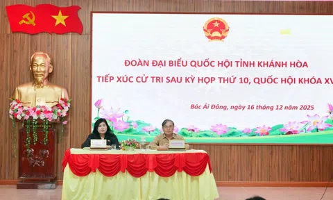 Chủ tịch Phan Xuân Dũng tiếp xúc cử tri tỉnh Khánh Hòa sau Kỳ họp thứ 10 Quốc hội khóa XV