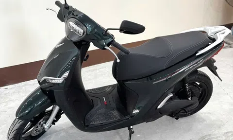 “Đón sóng xe điện”, nam bác sĩ Hà Nội chọn VinFast Feliz và cái kết “mua 1 được 2” đầy bất ngờ