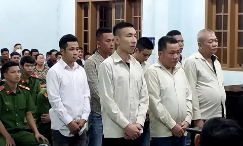 Tuyên phạt 34 năm tù cho Phó Hiệu trưởng cùng đồng phạm “cá độ bóng đá trực tuyến”