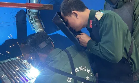 Trường Cao đẳng nghề số 21:  Đào tạo và giải quyết việc làm cho hàng ngàn chiến sĩ xuất ngũ, thanh niên địa phương