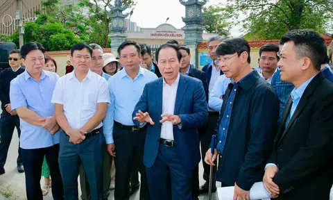 Đồng chí Bí thư Thành ủy Hải Phòng Lê Tiến Châu kiểm tra các dự án chỉnh trang đô thị và chống ngập lụt khu vực trung tâm thành phố