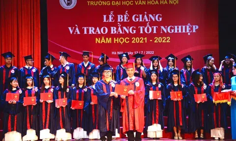 Hà Nội: Trường Đại học Văn hóa tổ chức lễ bế giảng và trao bằng tốt nghiệp năm học 2021 – 2022