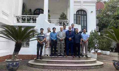 Ngài Đại sứ Algeria tại Việt Nam - Monsieur ABDELHAMID BOUBAZINE làm việc với Lãnh đạo Liên đoàn Thế giới Võ cổ truyền Việt Nam (WFVV)