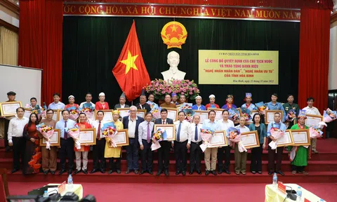 Hòa Bình: Công bố Quyết định của Chủ tịch nước và trao tặng danh hiệu Nghệ nhân nhân dân, Nghệ nhân ưu tú của tỉnh