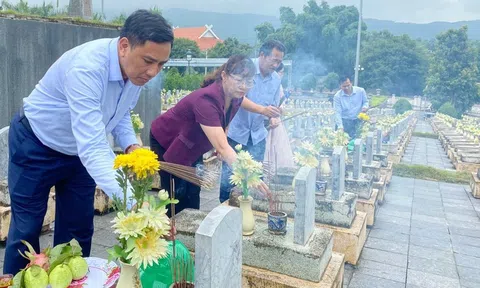 Lào Cai: Đoàn đại biểu tỉnh dâng hương tri ân các anh hùng liệt sĩ tại tỉnh Điện Biên