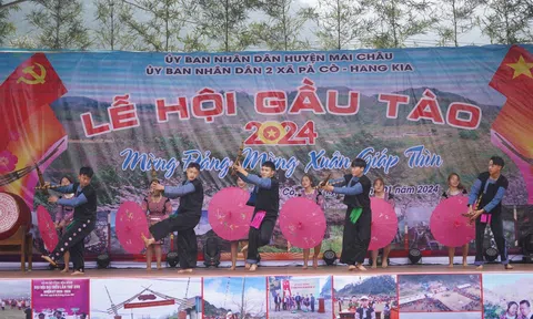 Người Mông vùng cao Mai Châu - Hoà Bình tưng bừng Lễ hội “Gầu Tào” ở Hang Kia, Pà Cò