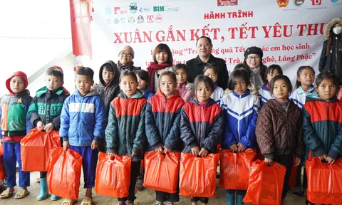 Chương trình Tết cho thiếu nhi vùng cao "Xuân gắn kết, Tết Yêu Thương” 2024