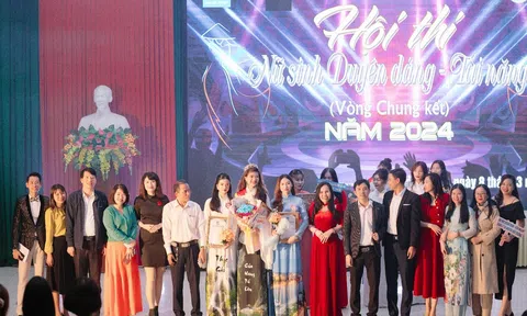 Hoa khôi Nữ sinh duyên dáng tài năng Trường Đại học Quảng  Bình năm 2024 gọi tên Trương Thùy Dung