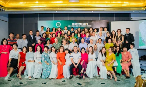 Lễ tri ân thầy cô của học sinh THPT Hà Nội niên khóa 1996 -1999