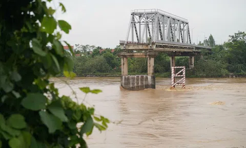 Sập cầu Phong Châu: Các lực lượng đang khẩn trương tập trung tìm kiếm, cứu nạn cứu hộ