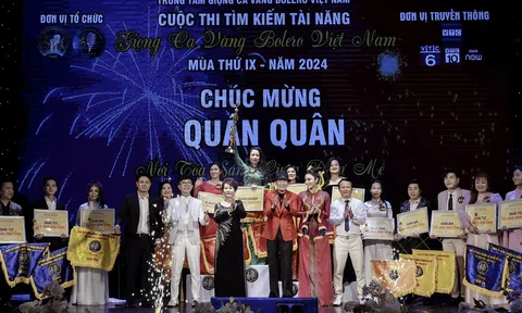 Nữ ca sĩ Quỳnh Hà đến từ Hà Nội đạt giải Quán quân cuộc thi Giọng ca vàng bolero mùa 9