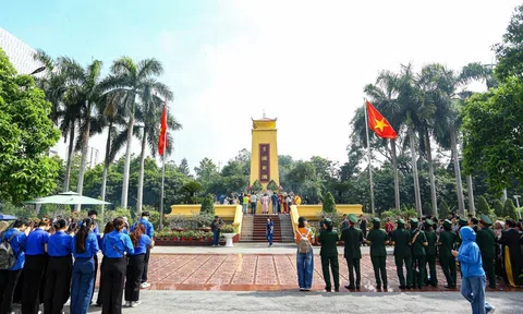 Hà Nội: Đông đảo người dân dâng hương, tri ân các anh hùng liệt sĩ ngày 27/7