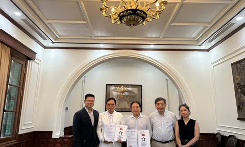 Việt Nam tự hào đăng cai Supertalent of the World và Paris Fashion Week toàn cầu