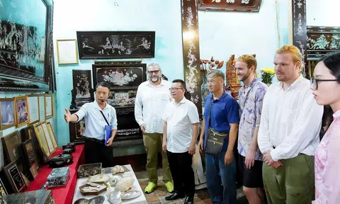 Chuyên Mỹ khai mạc Hội chợ sản phẩm làng nghề 2025: Lan tỏa giá trị truyền thống Khơi mở động lực phát triển mới