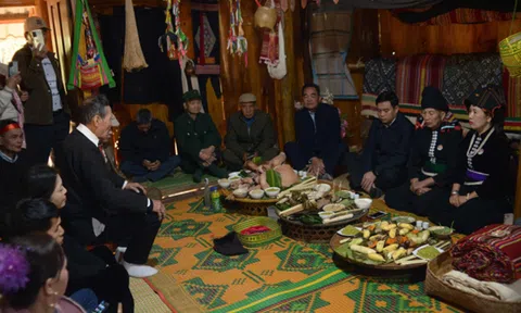 Lễ hội mừng cơm mới xã Yên Châu (Sơn La)