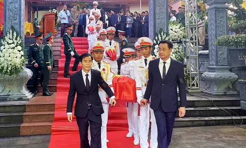 Quảng Trị: Lễ truy điệu và an táng các anh hùng liệt sĩ tại Hang Tám Cô