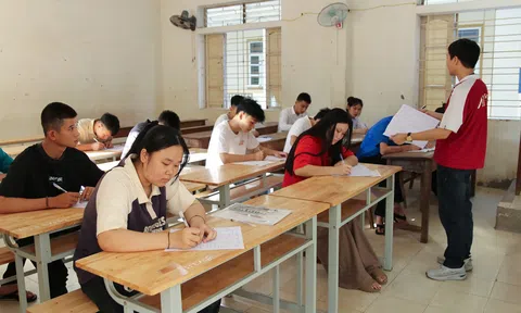 Hơn 14.500 thí sinh Đà Nẵng và 40.000 thí sinh Nghệ An chính thức bước vào kỳ thi tốt nghiệp THPT 2025