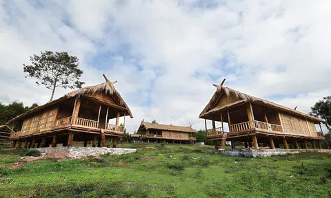 Lệ xưa giúp kẻ cô cùng