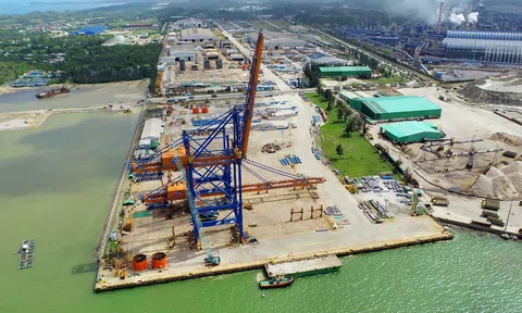 Doosan Vina: Hoàn thành công đoạn lắp dựng cẩu bờ Gemalink số 7