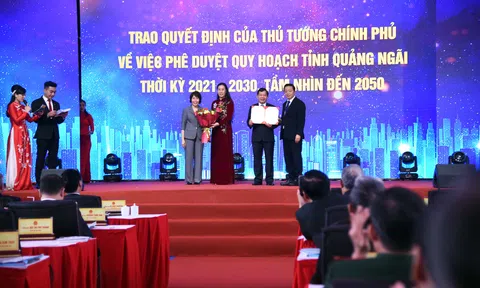 Lễ Công bố Quy hoạch tỉnh Quảng Ngãi thời kỳ 2021 - 2030, tầm nhìn đến 2050; khởi công dự án đường Hoàng Sa - Dốc Sỏi